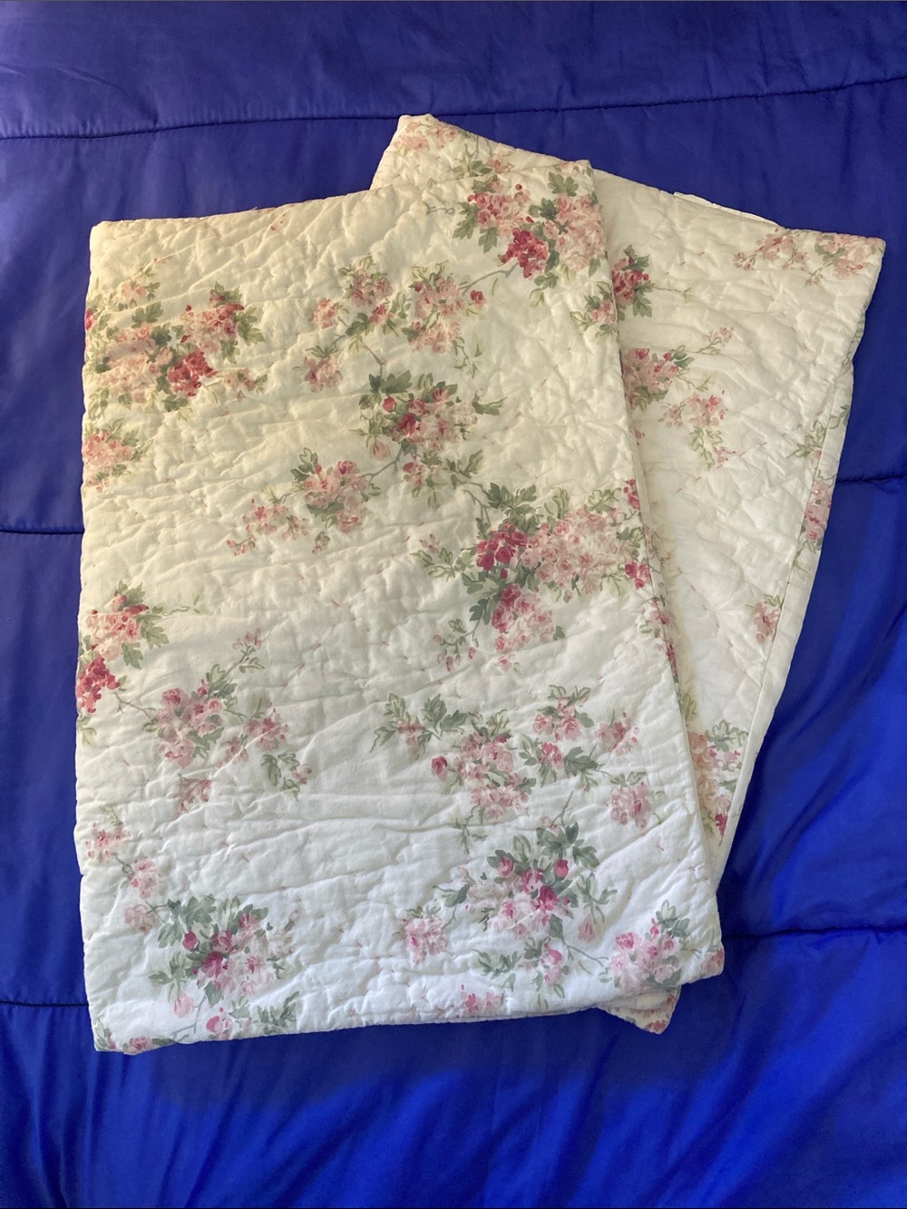 Simply Shabby Chic Quilted Pillow Shams White with Pink Roses Set of 2 by Target - Picture 6 of 8